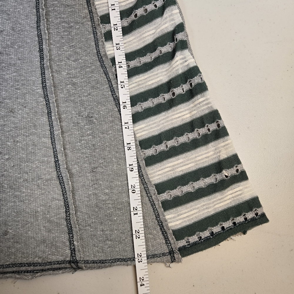 Hem & Thread Knit Swing Top XL Gray and Green - Picture 14 of 14